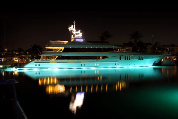 Super-yacht-charter-Bahamas